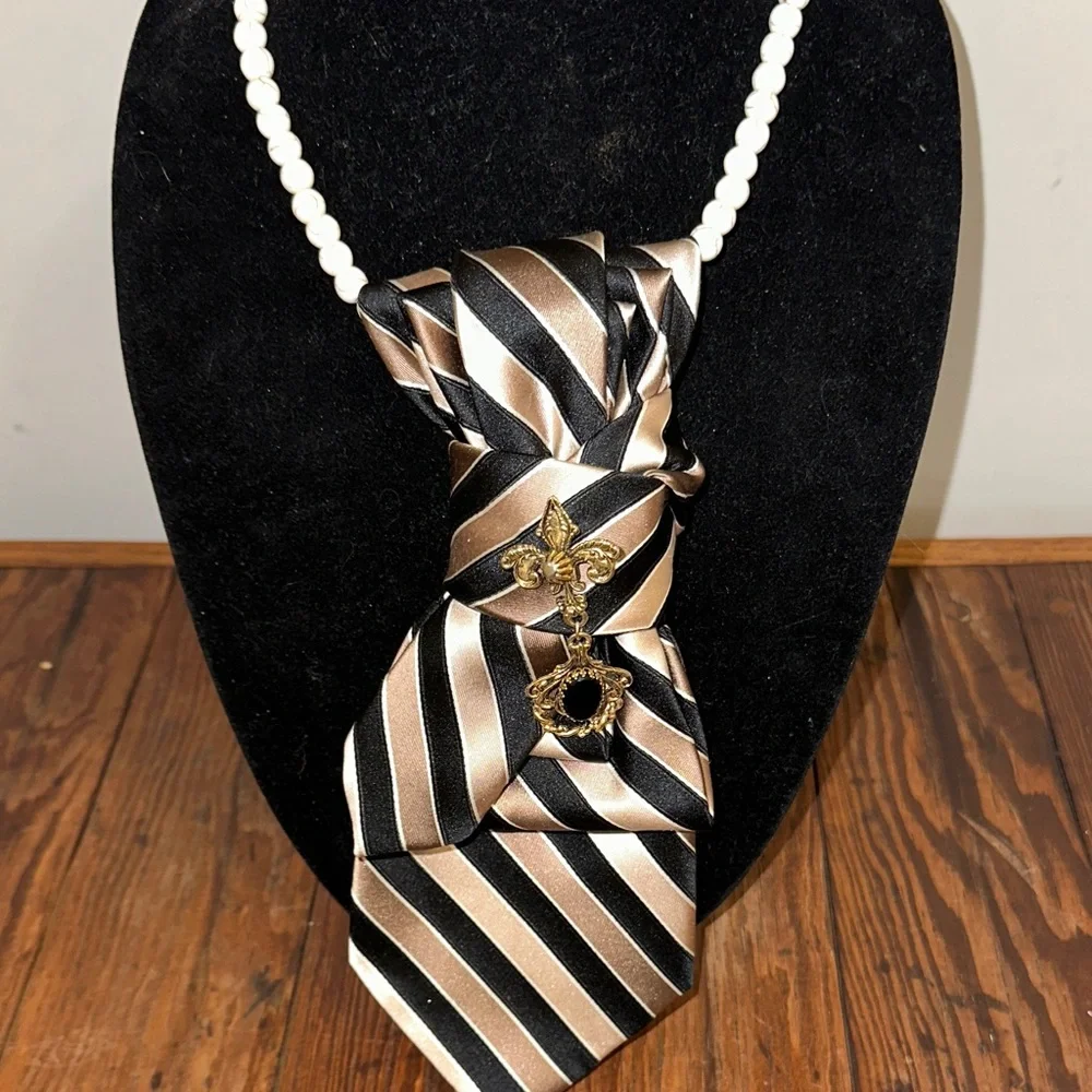 Elegant Striped Pendant  silk tie Necklace